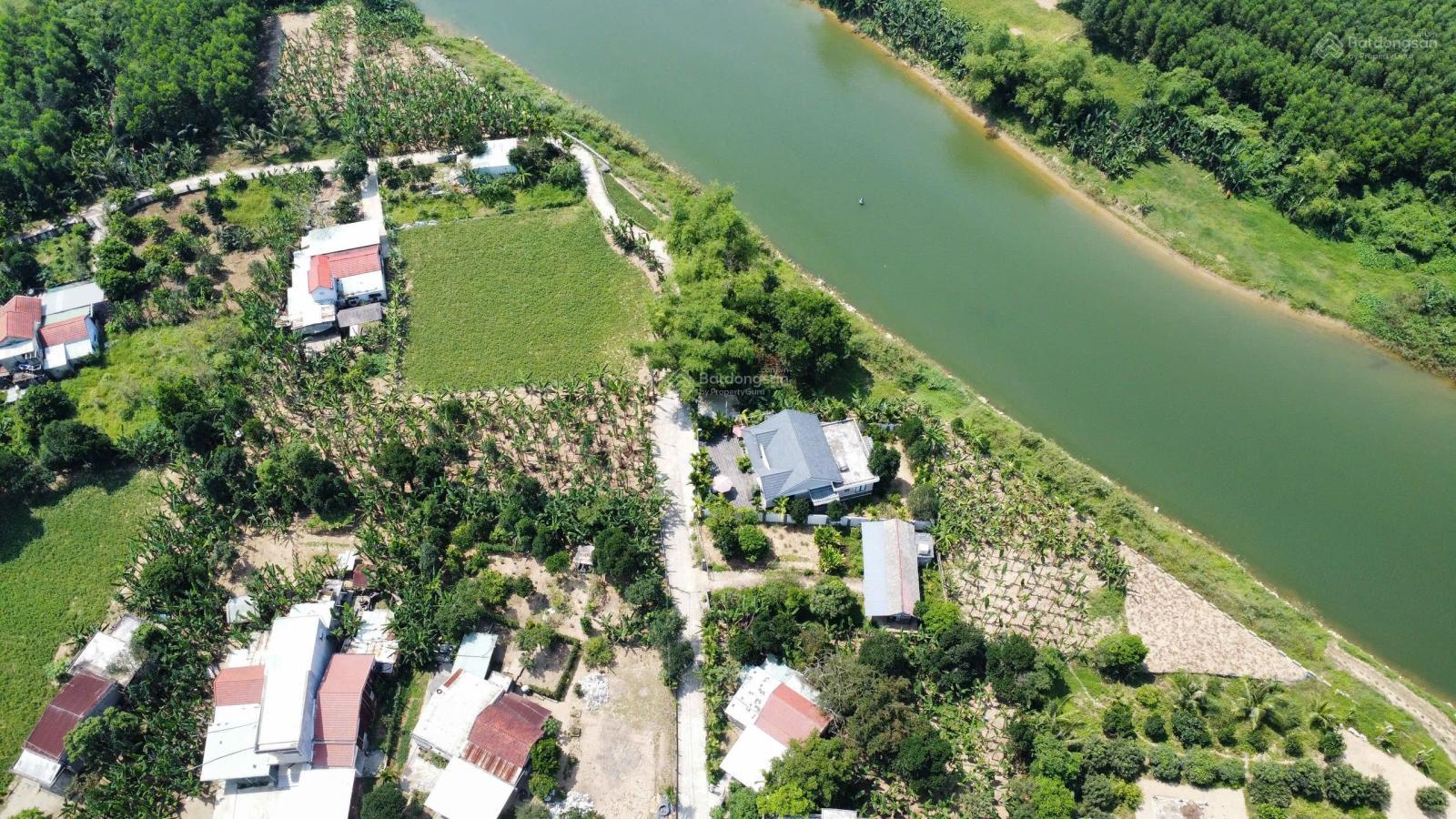 Đất xây nhà vườn view sông xinh đẹp, Hòa Nhơn, 150m2 đất ở toàn bộ có 2 lô liền kề. Đất xây nhà vườn view sông xinh đẹp, Hòa Nhơn, 150m2 đất ở toàn bộ có 2 lô liền kề.