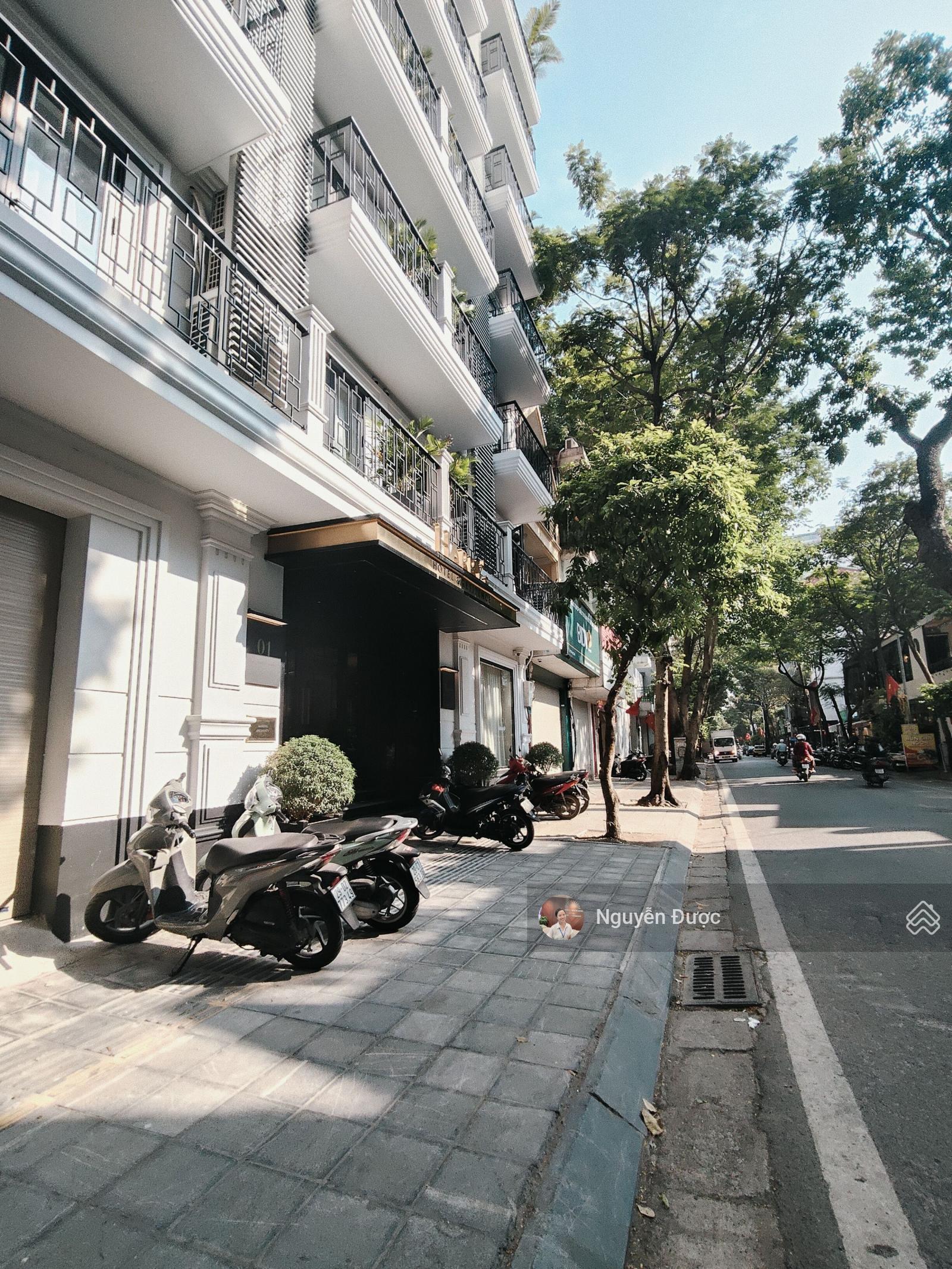 Mặt phố Cầu Gỗ, Hàng Thùng, Hoàn Kiếm, DT 60m2, 4 tầng, MT 4m, 1 sổ 1 chủ, hàng siêu hiếm, 68 tỷ