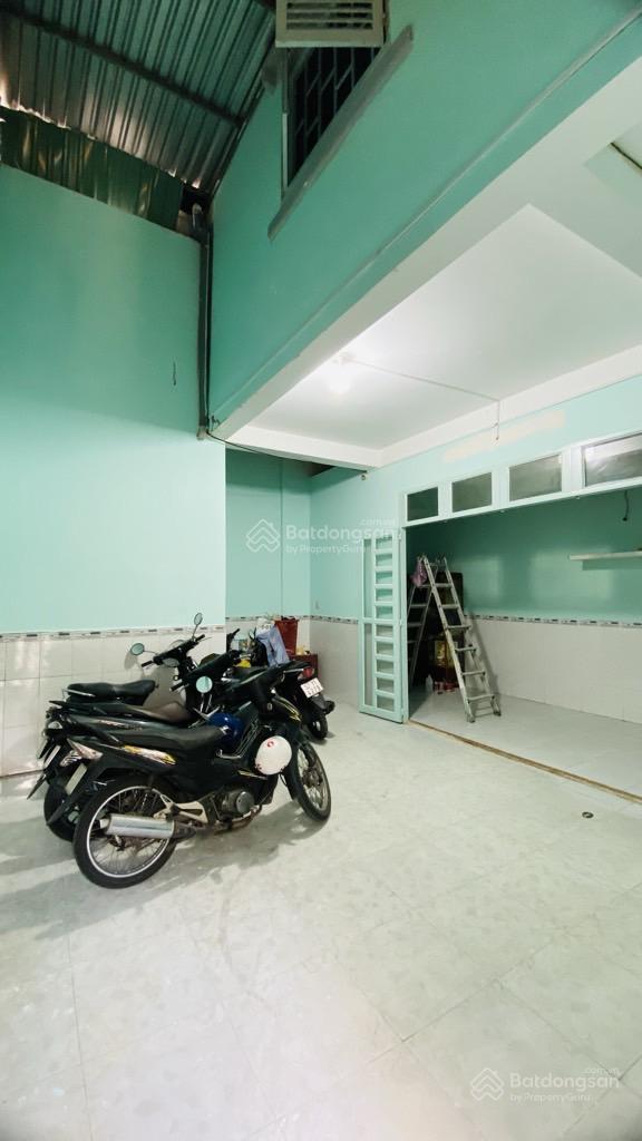 Kế bên Q1 - rẻ nhất khu vực chỉ 73tr/m2 - 3 tầng 136m2 - 13 phòng - dòng tiền 39tr. Giá 9.5 tỷ TL