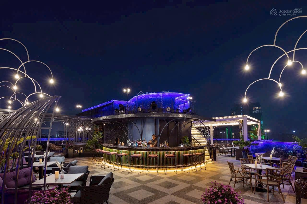 Chính chủ tôi cần bán toà khách sạn trung tâm phố cổ, Q Hoàn Kiếm, DT 190 m2, 10 tầng, MT 7,6 m