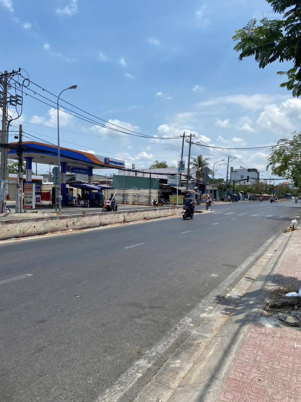 Bán đất Mặt Tiền Huỳnh Tấn Phát, DT 5x 20m, vị trí đẹp