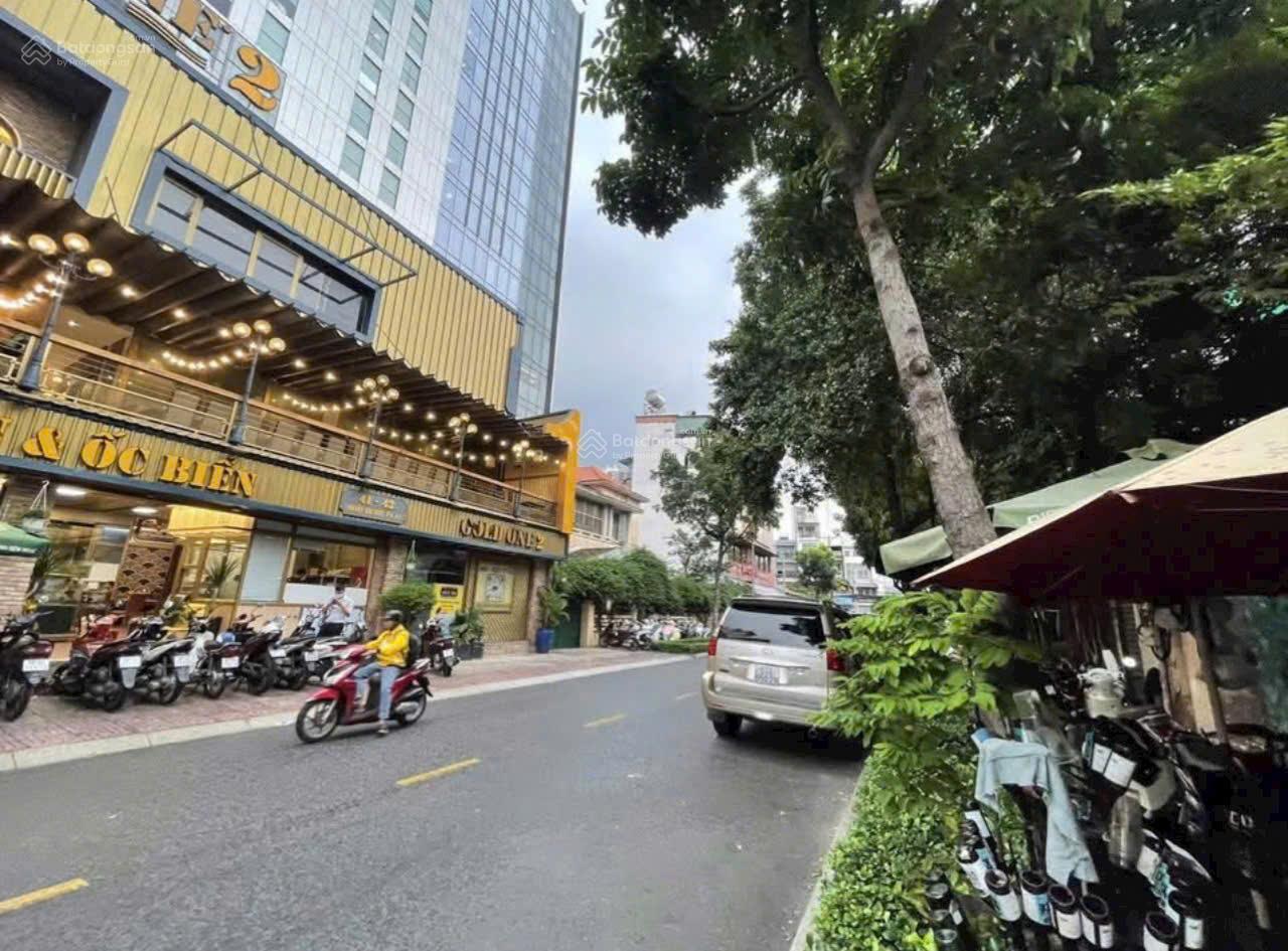 Cho thuê nhà số 34B Nguyễn Thị Diệu, Quận 3, Dt: 12.6x18m, trệt 2 lầu, khu vực trung tâm quận 3.