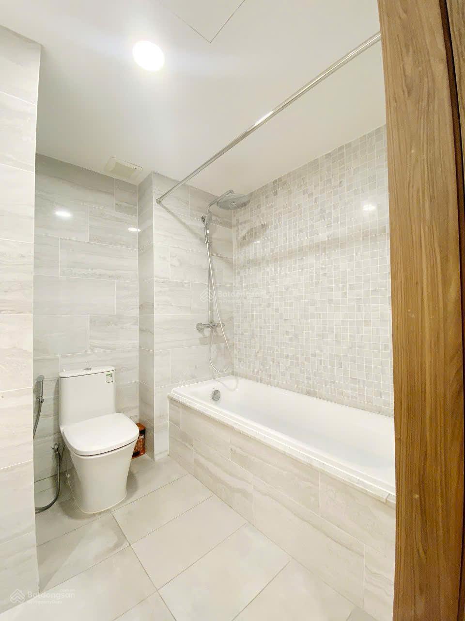 Chuyên cho thuê Căn hộ Kingston Phú Nhuận, DT 71m2, 2PN - 2WC. Giá tốt 18tr/th. LH:0779 072 ***