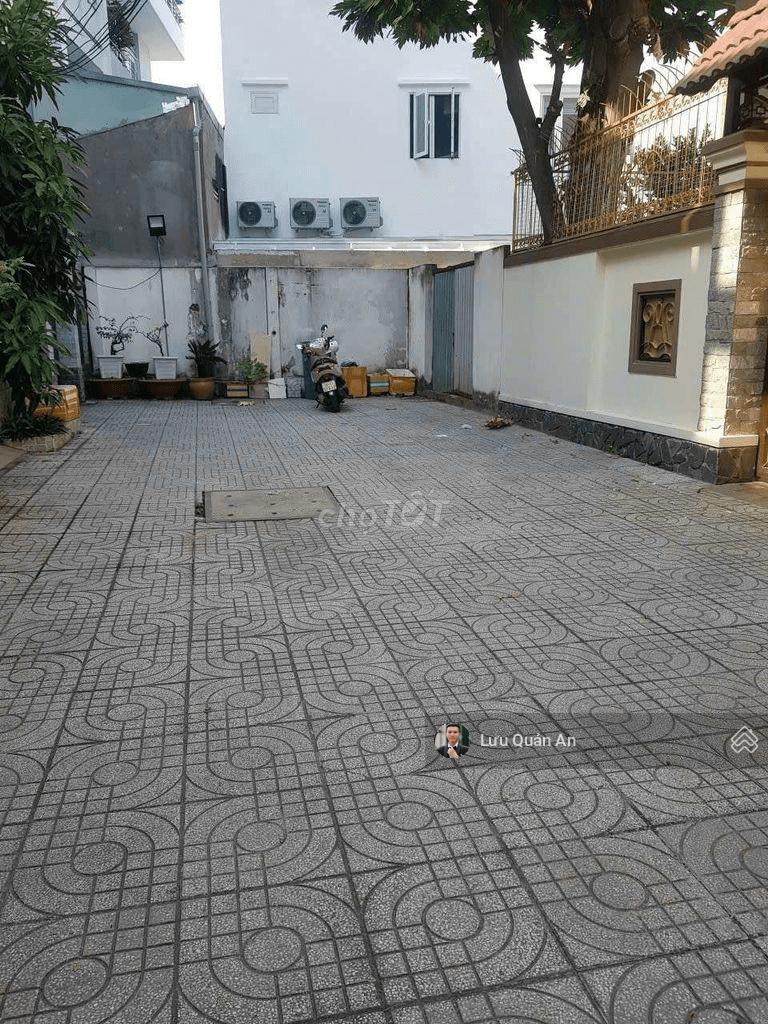 Bán Đất HXH Nguyên Hồng 110m2 Ngang Lớn 5,3m- XD Hầm 6 Tầng Lộ Giới 12m Giá Chỉ 12,6 Tỷ Siêu Hiếm.