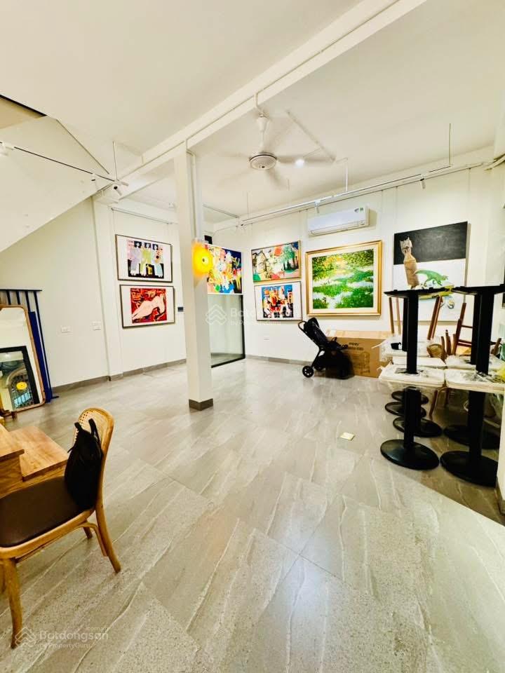 Bán nhà Hàng Bông, Hoàn Kiếm nhà đẹp ở ngay, ngõ rộng DT 40m2, 5tầng, MT 6,3m giá 22 tỷ