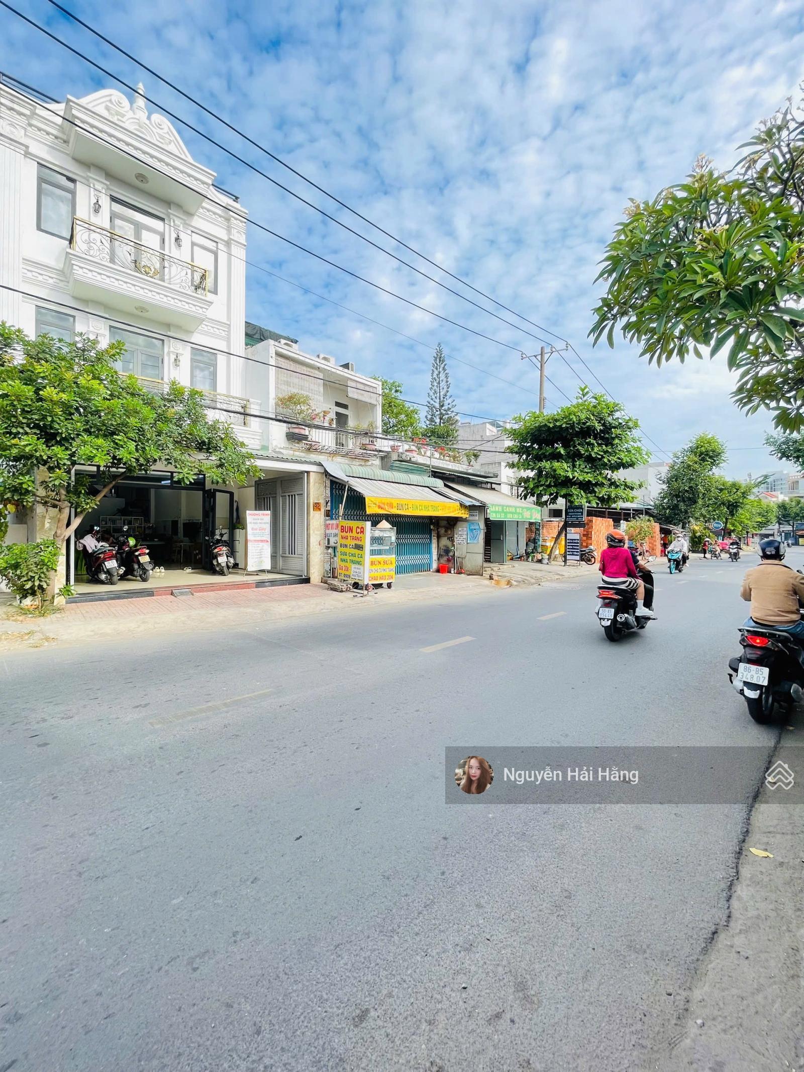 Chỉ 10,8 tỷ - nhà mặt tiền 169m2 - 2 căn - Làng Tăng Phú, Tăng Nhơn Phú A Chỉ 10,8 tỷ - nhà mặt tiền 169m2 - 2 căn - Làng Tăng Phú, Tăng Nhơn Phú A