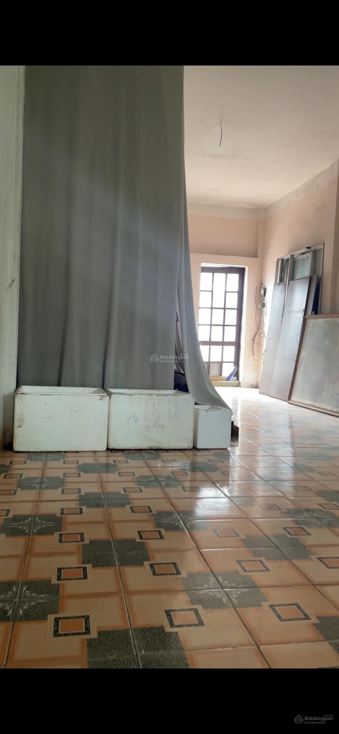 Bán nhà 3 tầng DT 72m2 mặt đường Thiên Lôi, Chợ Đôn, đoạn đẹp không quy hoạch.