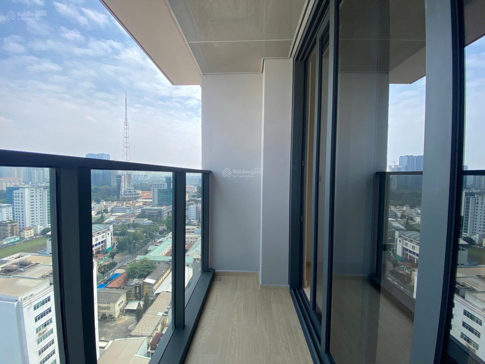 Deal tốt cho căn hộ 3PN tại The MarQ, tầng cao view city. Bàn giao full NT, sẵn HĐ thuê,tặng 2 ô xe