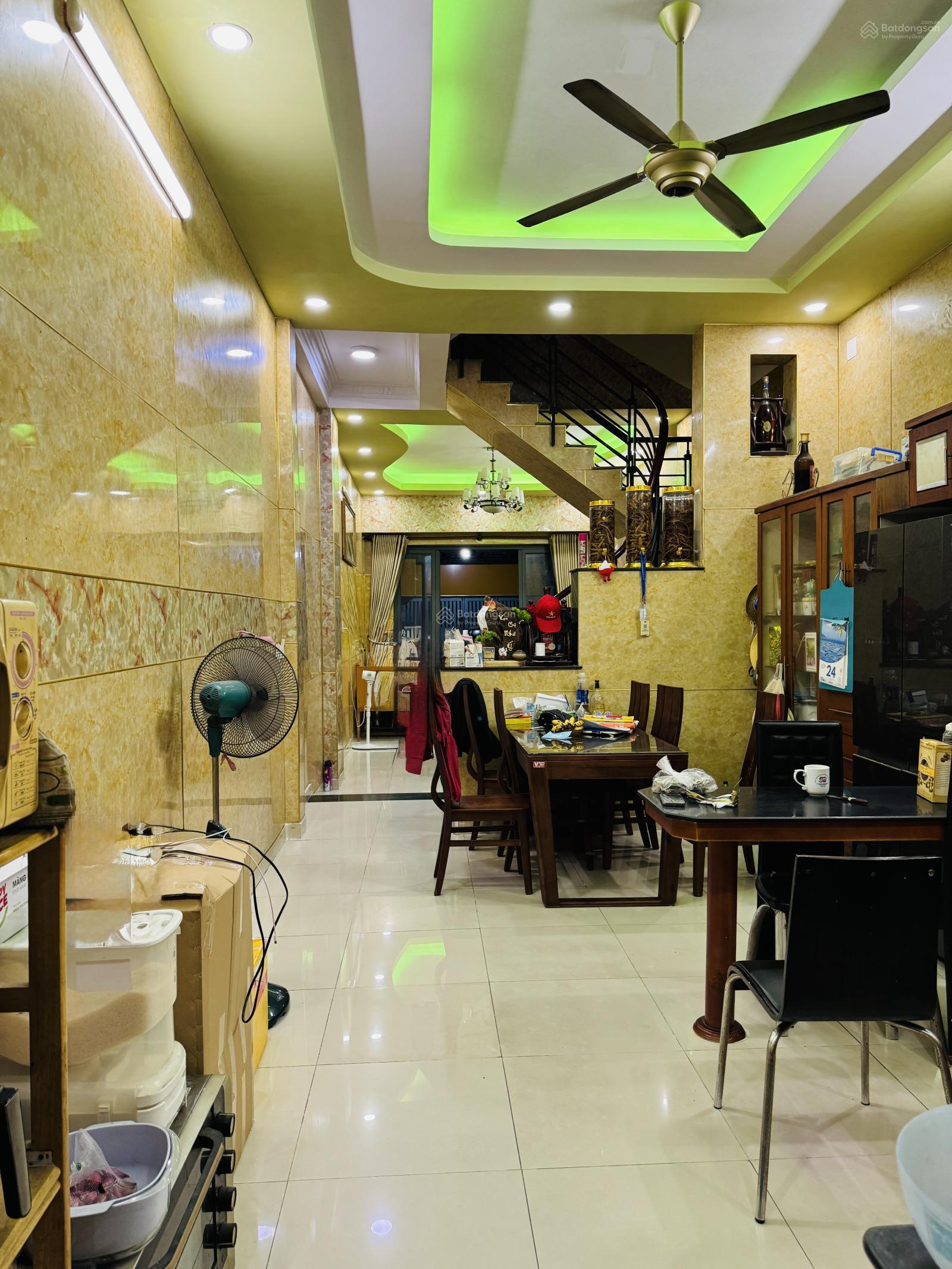 Chủ bán về ở với con nhà Quang Trung ngay trường Nguyễn công Trứ P8 GV 4x24m 4 tầng giá 12tỷ TL