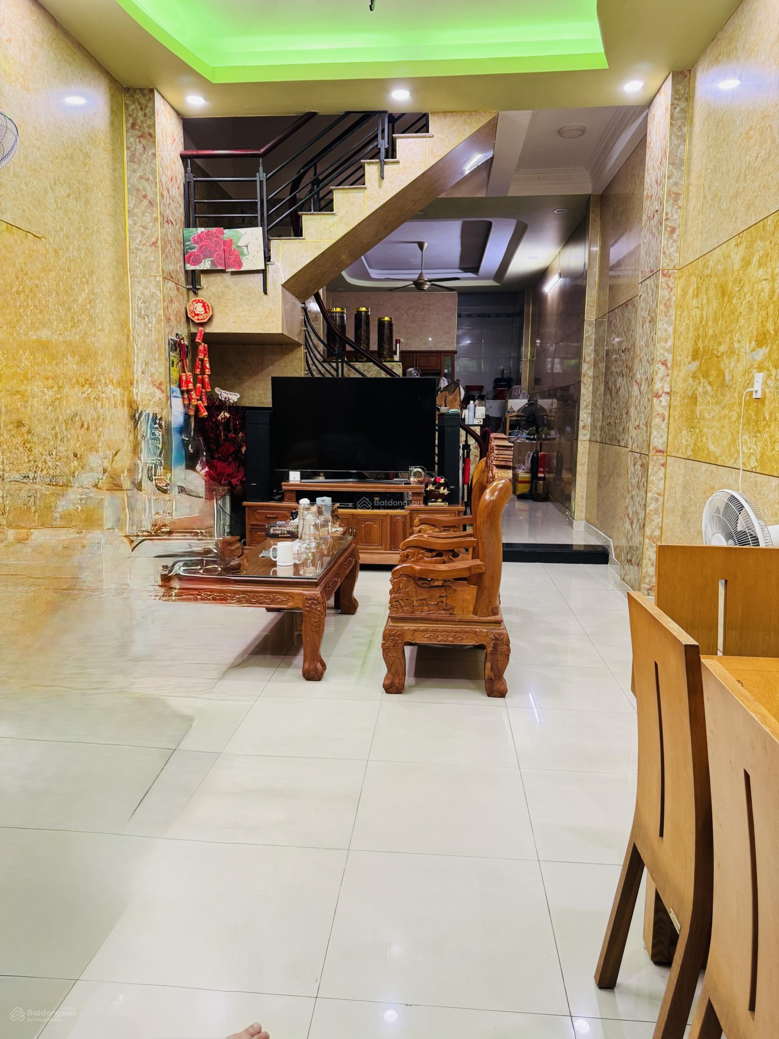 Chủ bán về ở với con nhà Quang Trung ngay trường Nguyễn công Trứ P8 GV 4x24m 4 tầng giá 12tỷ TL