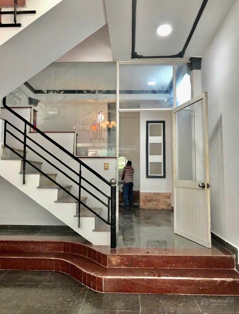 Bán nhà MTKD đường Cách Mạng-Tân Phú.Dt 4.3x14-Đúc 2 Lầu-St-nhỉnh 9 TỶ