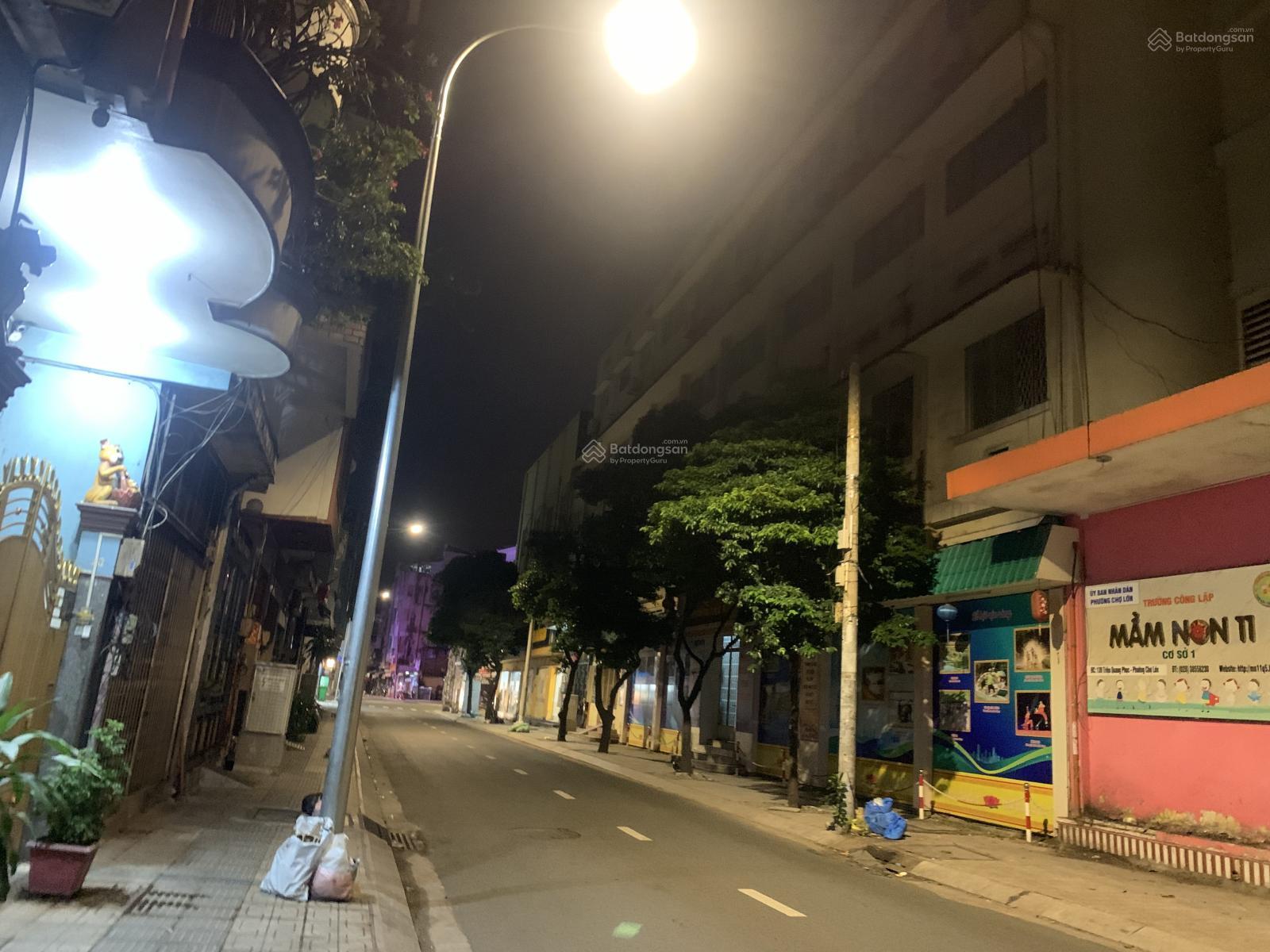 Mặt Tiền Triệu Quang Phục Quận 5, Đường Rộng Vỉa Hè, Căn Góc, DT 47m2 Xây 3 Lầu, MT 4m, Chỉ 20 Tỷ