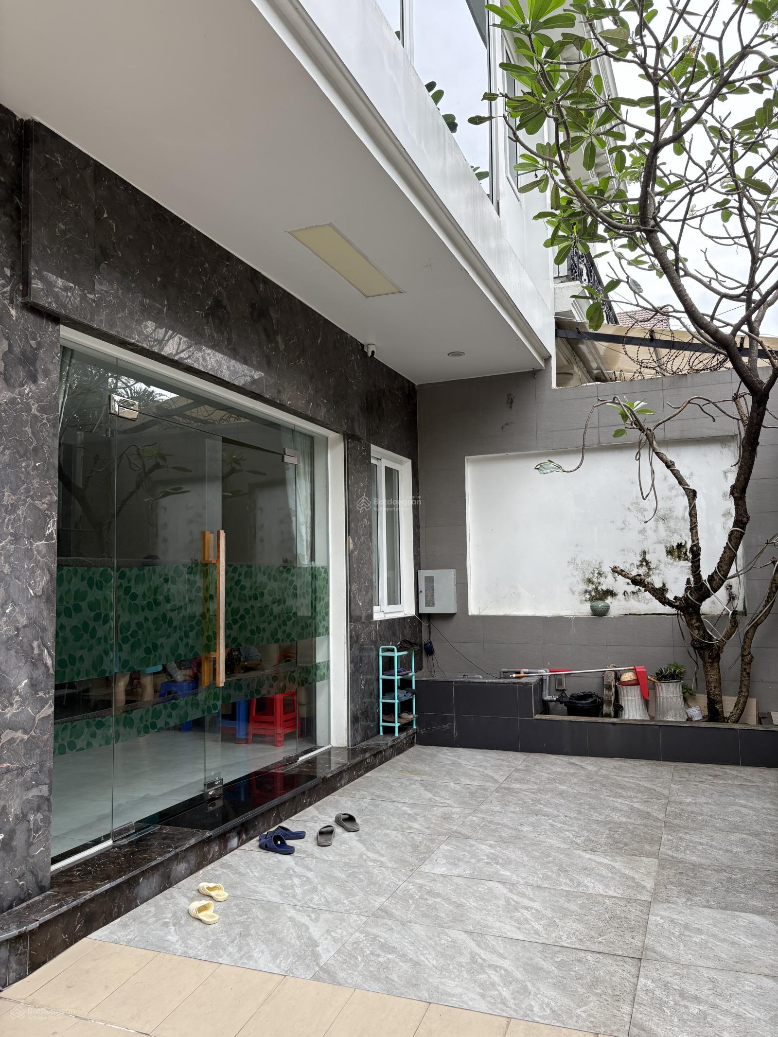 Bán biệt thự mặt tiền view sông Bình Hưng, Bình Chánh, 9x20m, 4 tầng, nhỉnh 16 tỷ