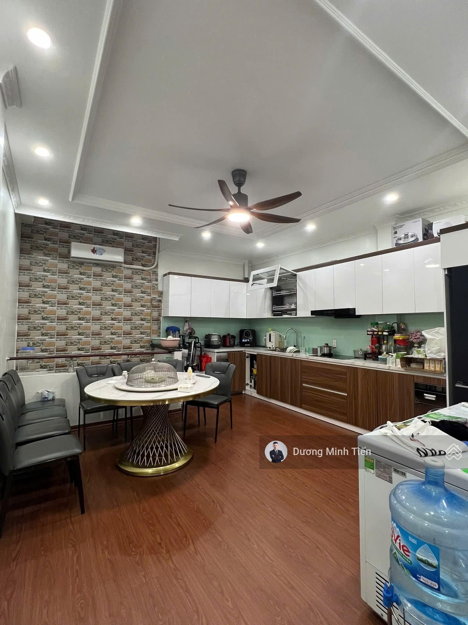 Nhà 4 tầng dân xây khu phân lô 193 Văn Cao - 67.5m2 ngang 4.5m - Đường 12m Nhà 4 tầng dân xây khu phân lô 193 Văn Cao - 67.5m2 ngang 4.5m - Đường 12m
