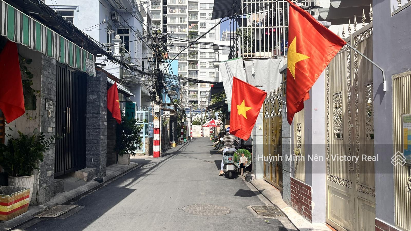 Nhà đẹp đón tết - HXH Nguyễn Hồng Đào - khu sang P14 (4 x 17m) 5 tầng, giá chỉ 11.9 tỷ TL Nhà đẹp đón tết - HXH Nguyễn Hồng Đào - khu sang P14 (4 x 17m) 5 tầng, giá chỉ 11.9 tỷ TL