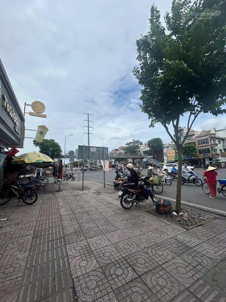 Bán nhà mặt phố tại Kinh Dương Vương, 8,3 tỷ, 67m2, 3PN, 3WC, 3 tầng, hướng Tây Bắc Bán nhà mặt phố tại Kinh Dương Vương, 8,3 tỷ, 67m2, 3PN, 3WC, 3 tầng, hướng Tây Bắc