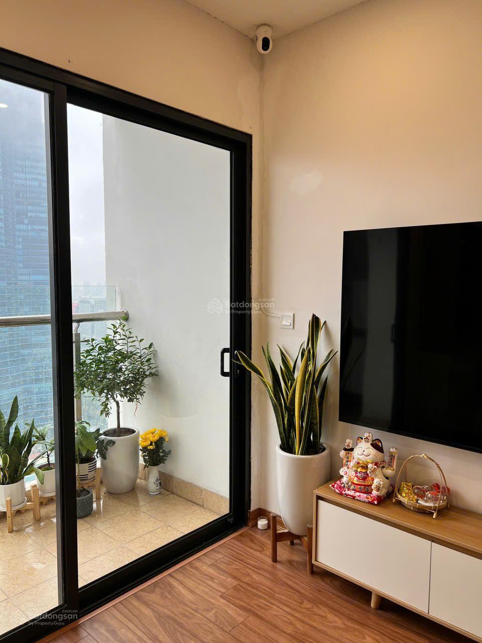 Chính chủ cho thuê CC tại The Sun Mễ Trì 3 Phòng ngủ đổ cơ bản, vào được ngay. LH: 0915 939 ***