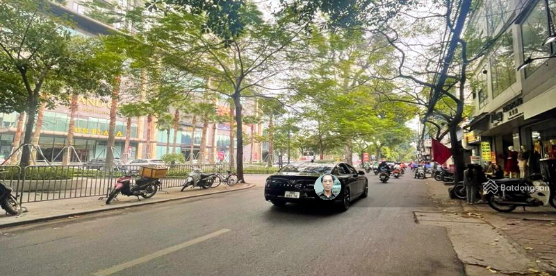 Hiếm! Chỉ nhỉnh 20 tỷ có ngay 90m2 nhà mặt phố Hoàng Hoa Thám: 2 tầng - KDSU cả ngày- sinh thái đẹp