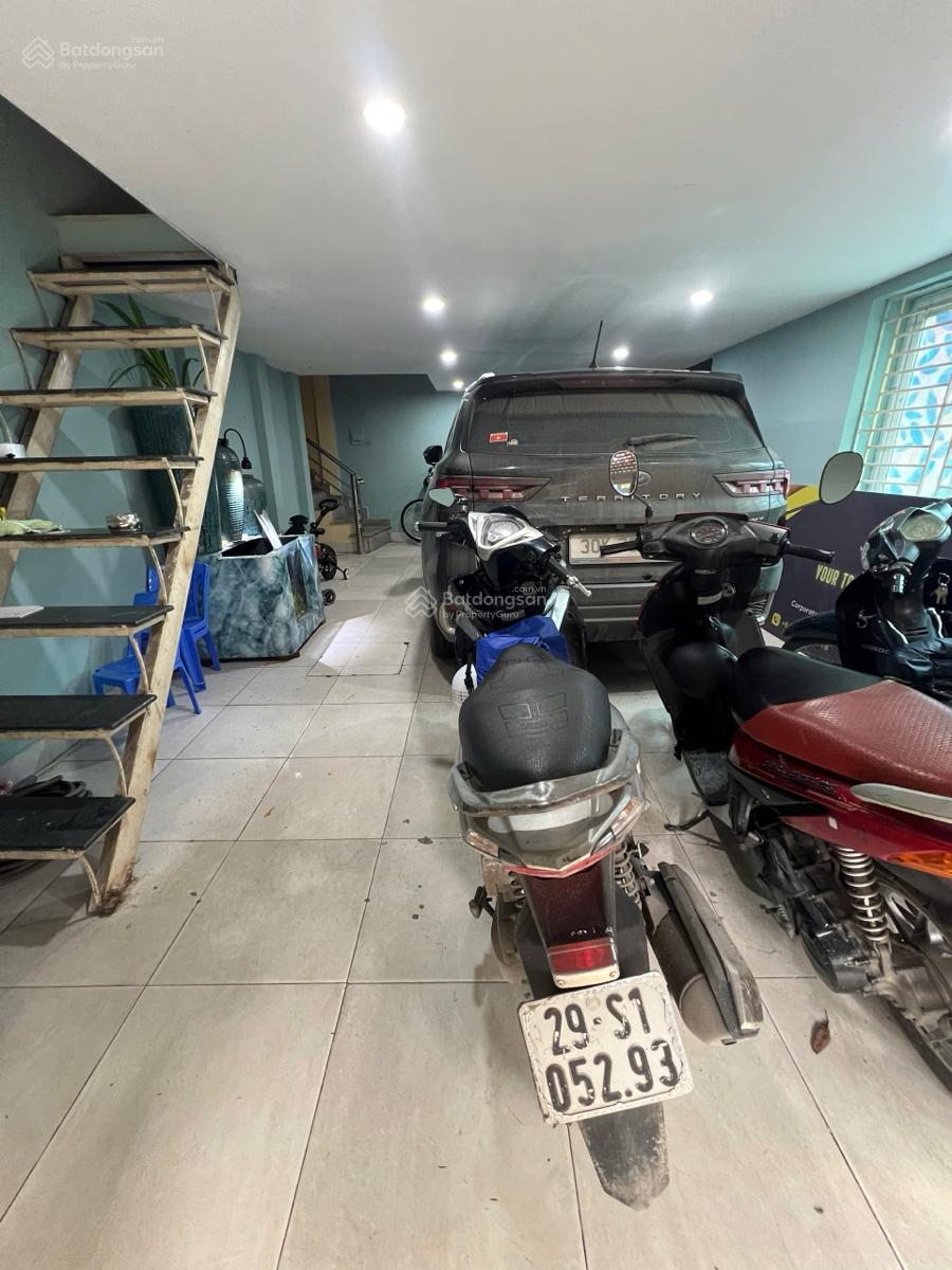 Bán toà nhà văn phòng 60m2, ngõ thông ôtô kinh doanh, mặt tiền bề thế, lô góc 3 thoáng, ôtô vào nhà