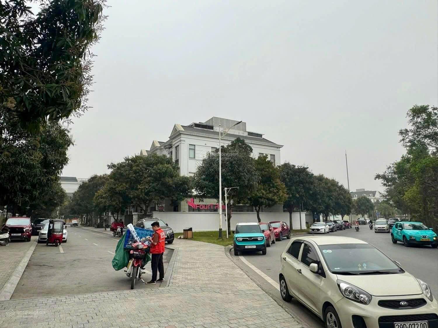 60 Tỷ sở hữu LK Nguyệt Quế Vinhome RiverSide - 3 thoáng ,176m2,MT:38m,kinh doanh,thang máy .