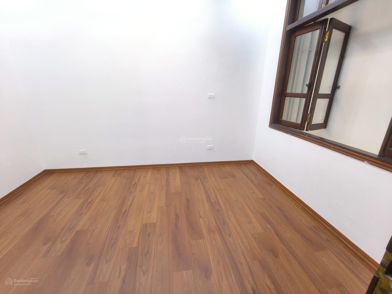 Cho thuê gấp nhà phố Phan Kế Bính, Đào Tấn. Ngõ 3m. 55m2*3.5t. 3pn. Đồ cơ bản. 30m ra phố