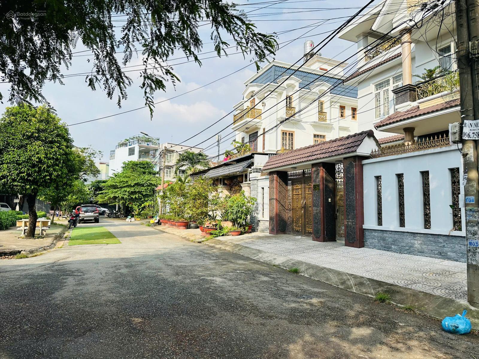 Chủ định cư bán gấp đất xây biệt thự 250m2, Linh Trung khu phân lô, 12 x 21m, chỉ 20,6 tỷ