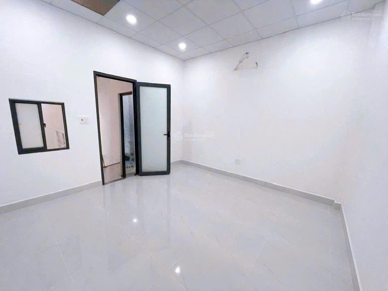 Bán nhà đường nhựa xe hơi tránh Vĩnh Hội ngang 4m vuông vức Bán nhà đường nhựa xe hơi tránh Vĩnh Hội ngang 4m vuông vức