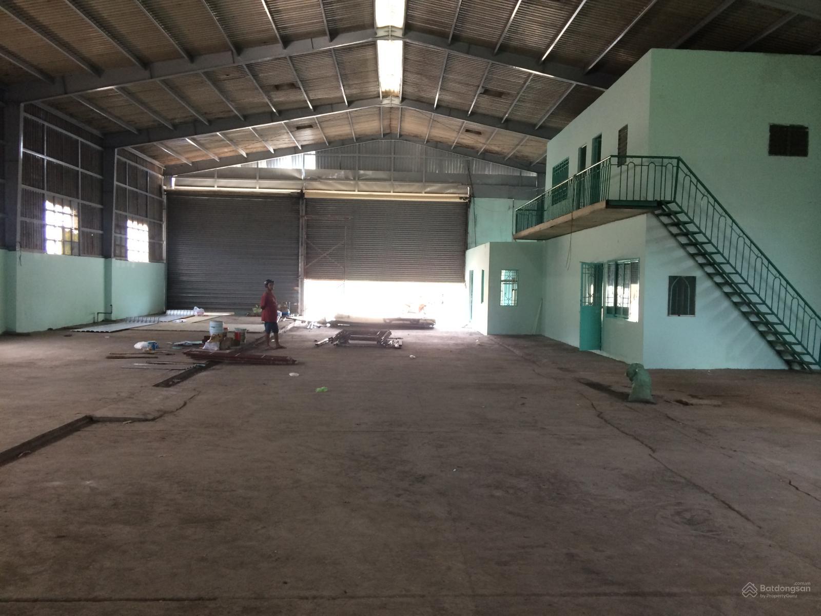 Nhà xưởng cho thuê phường Bình Nhâm Thuận An Bình Dương DT: 900m2 giá 40 triệu LH: 0908 561 ***