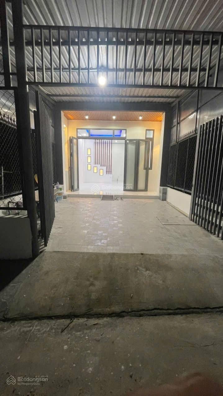 Chủ cần bán căn nhà Tân An vị trí gần trường học và chợ Tân An giá 2tỷ090 nhà 3PN 3WC sân xe hơi