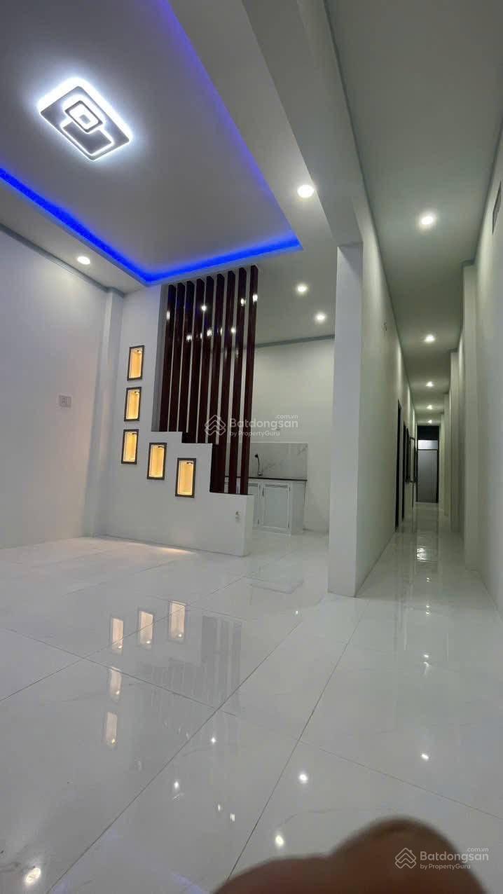 Chủ cần bán căn nhà Tân An vị trí gần trường học và chợ Tân An giá 2tỷ090 nhà 3PN 3WC sân xe hơi