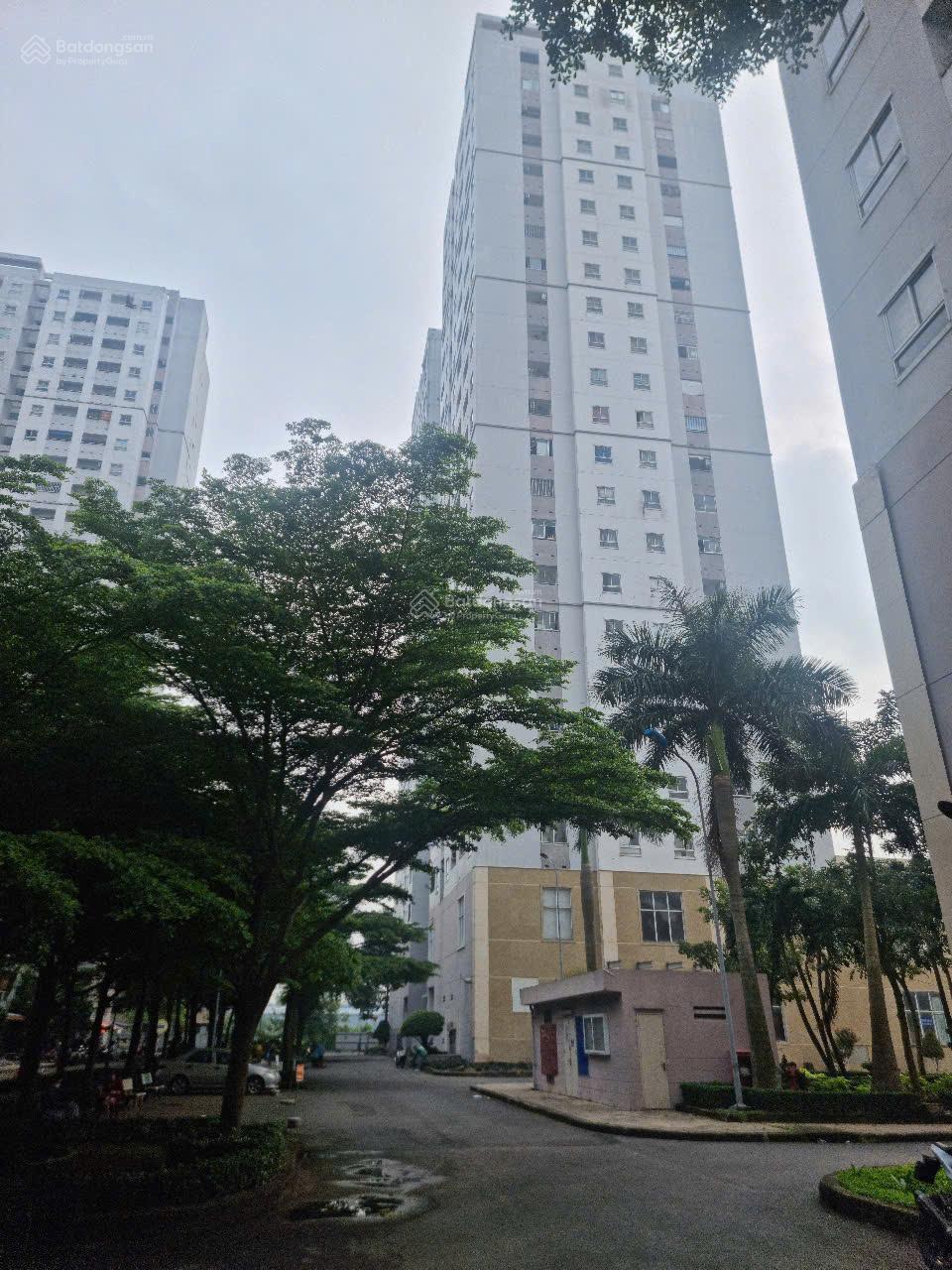 Chính chủ cần bán nhanh căn hộ HQC Plaza 70m2 gốc lầu 19 sổ hồng đủ 5 năm vay bank thoải mái