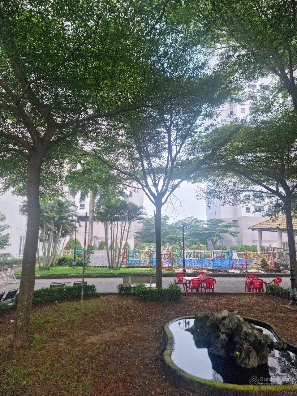 Chính chủ cần bán nhanh căn hộ HQC Plaza 70m2 gốc lầu 19 sổ hồng đủ 5 năm vay bank thoải mái