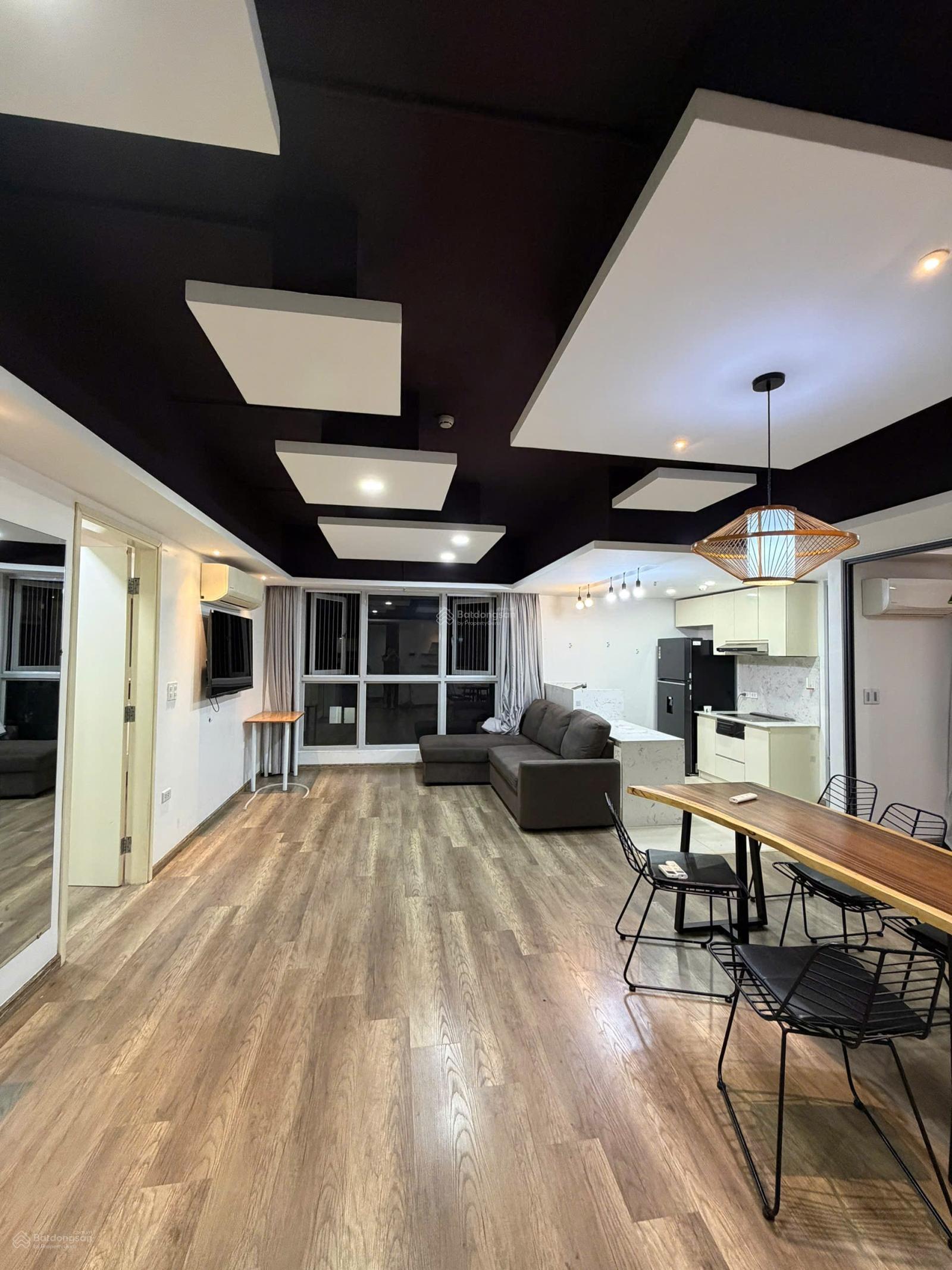 Cần bán căn hộ Cosmo City. DT: 80m2 2PN - 2WC. Giá bán : 4.65 tỷ. Đã có sổ hồng. Có hỗ trợ vay bank