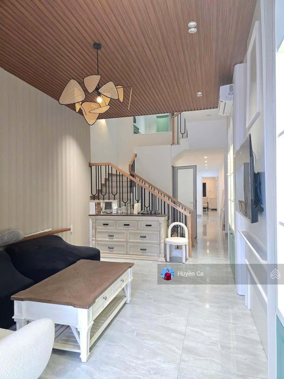 Villa mini hồ bơi 3 tầng - mặt tiền Sơn Trà, gần cầu Rồng