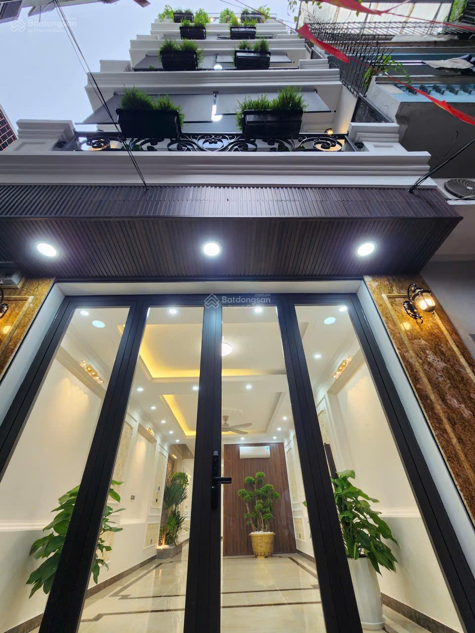 Quá đẹp!! Bán 50m2 đất PL Quân Đội Hoàng Hoa Thám, Vĩnh Phúc, Ba Đình