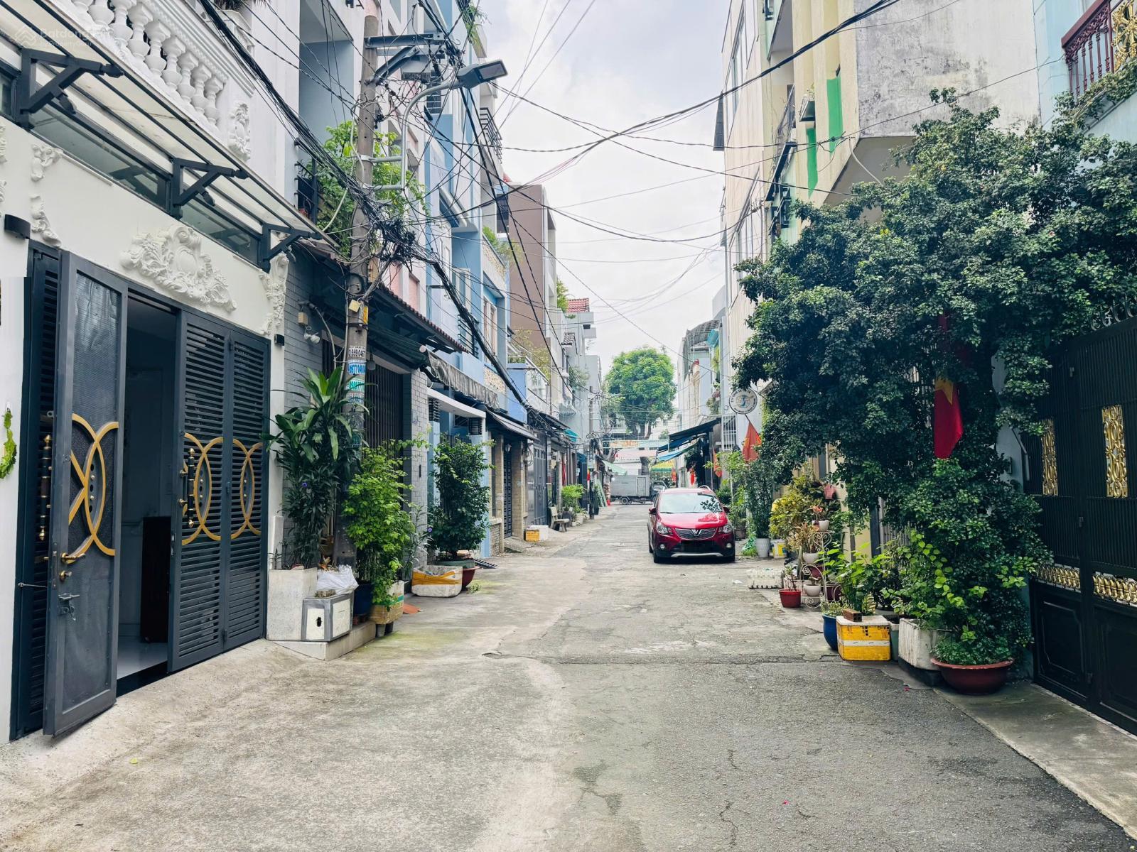 Bán nhà HXH đường Tân Quý, DT: 5x14m, 2 lầu ST. Giá: 9.1 tỷ Thương Lượng