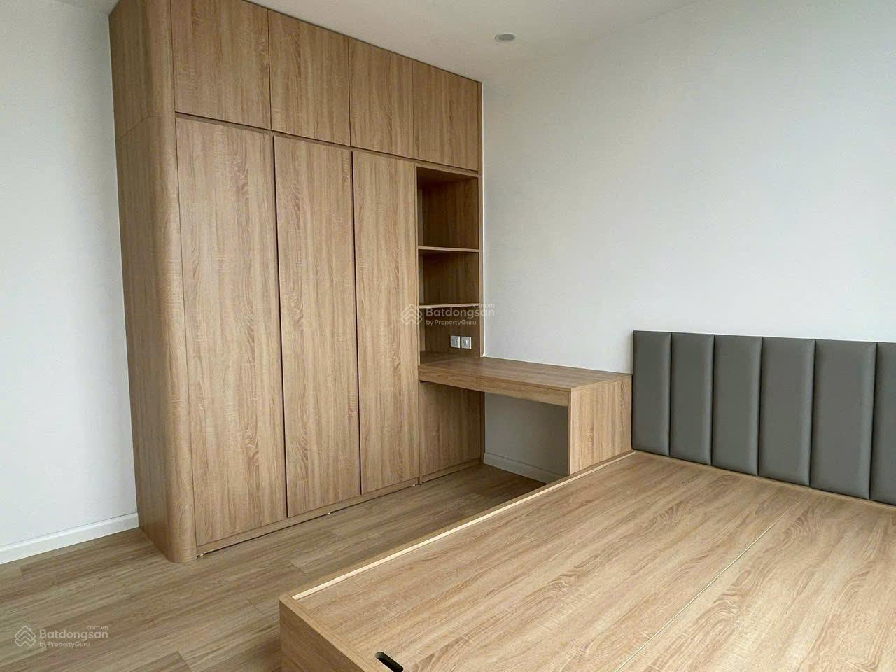 Chính chủ bán CH (3N - 2VS). DT: 108m2. Giá 9,25 tỷ. Đc: MHD Trung Văn, Tố Hữu. Nội thất đầy đủ