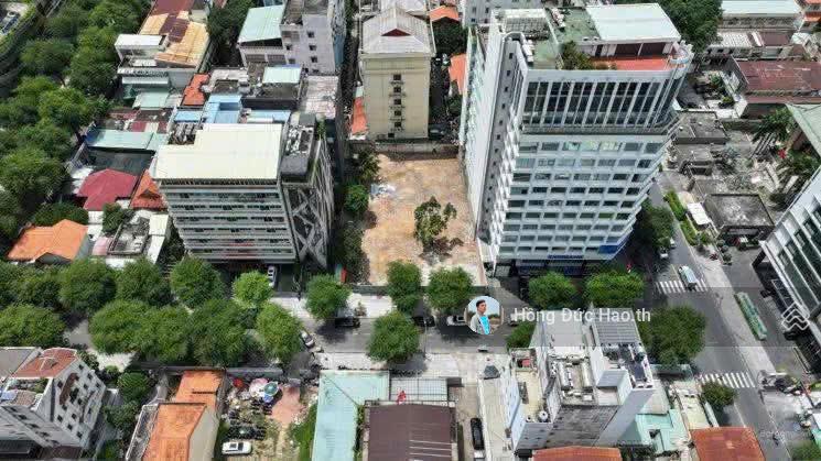 Bán đất MT Nguyễn Văn Thủ, Đa Kao, Quận 1, DT: 31x44m. CTXD: 3 hầm - 15 tầng. Giá: 1300 tỷ