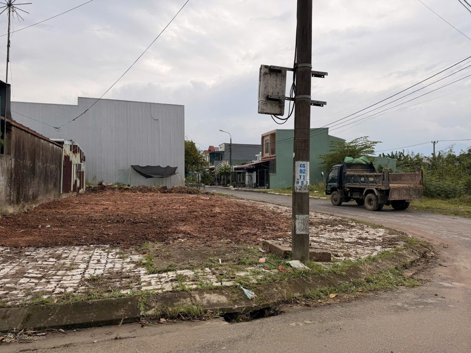 Lô Góc Tái Định Cư Hòa Sơn 7..Phường Hòa Khánh-TP Đà Nẵng..Đối Diện Công Viên Sạch Đẹp...