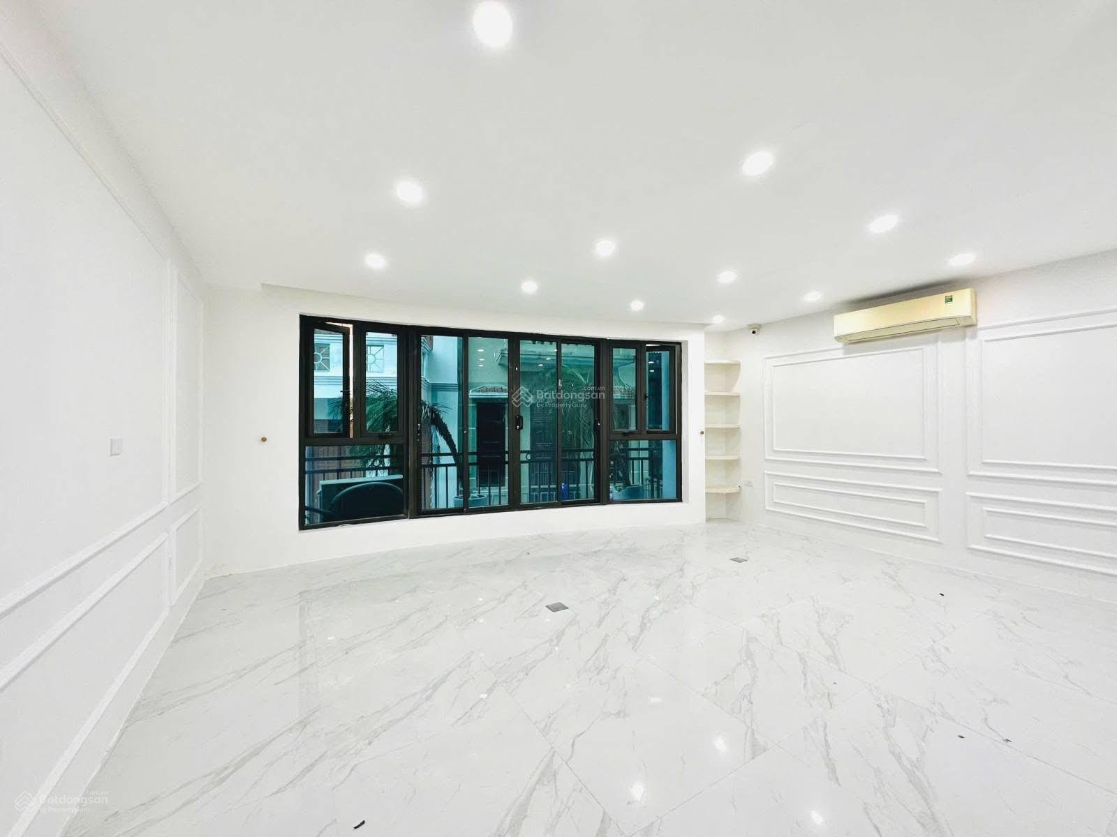 Cần bán gấp nhà chính chủ phố Phương Mai Đống Đa 65m2 8tầng thang máy view hồ ôtô kinh doanh giá rẻ