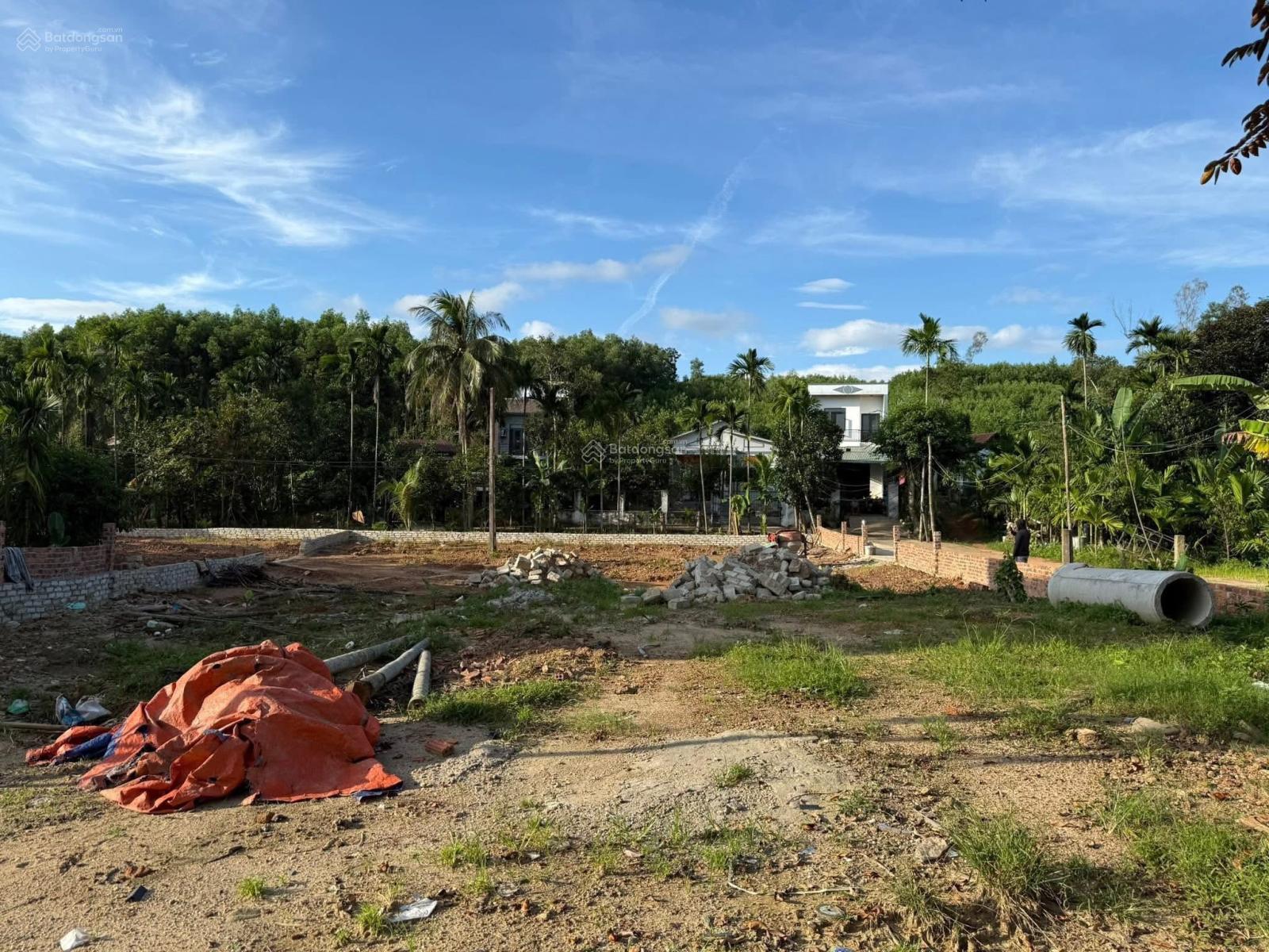 Bán đất vườn 800m. Có 240m2 đất ở. Đường nhựa 7,5m. Cách TTTP 15km