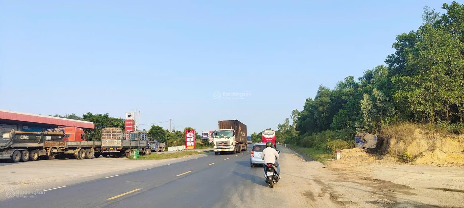 Bán 5000m2 đất đường xe công chạy. Cho khách làm kho bãi