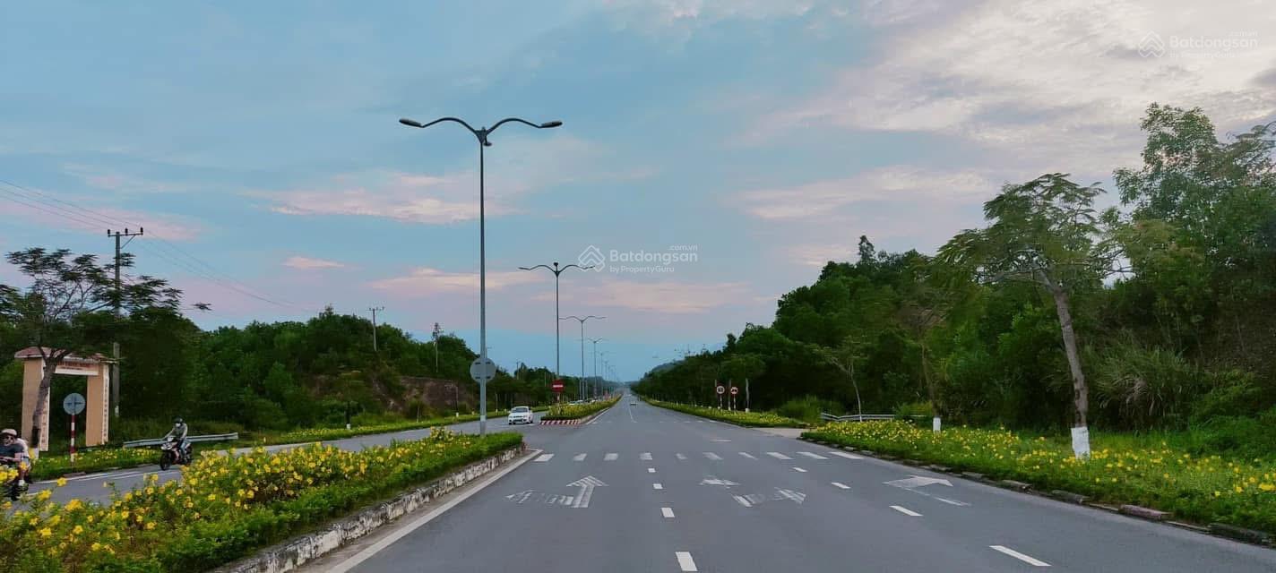 Bán 5000m2 đất đường xe công chạy. Cho khách làm kho bãi