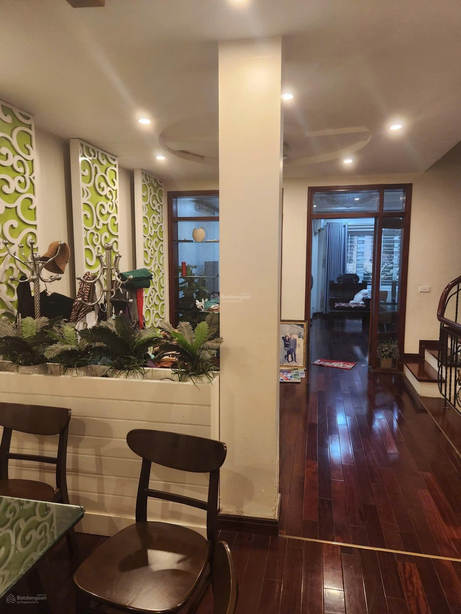 Bán nhà ngã 3, Giảng Võ - Hào Nam Vũ Thạnh - hai thoáng - 55m2 4 tầng giá 10 tỷ ngõ nông sát phố Bán nhà ngã 3, Giảng Võ - Hào Nam Vũ Thạnh - hai thoáng - 55m2 4 tầng giá 10 tỷ ngõ nông sát phố