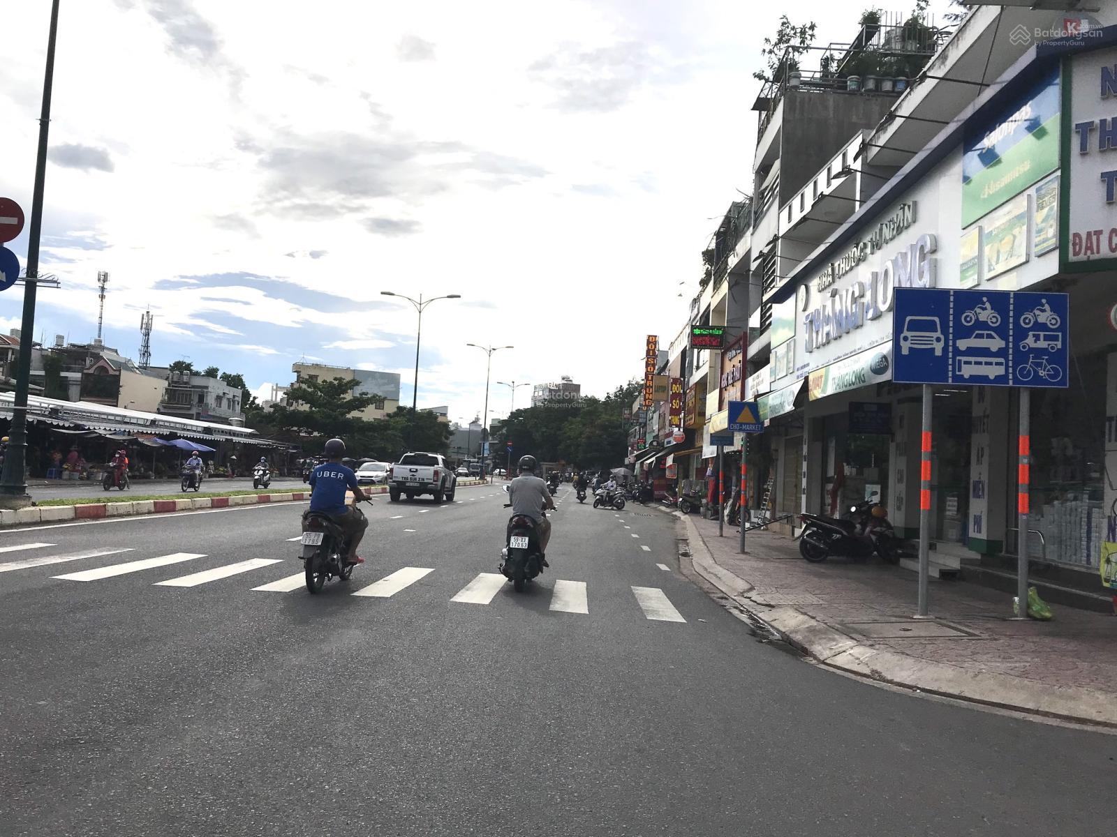 Bán gấp đất mặt tền đường 379, Tăng Nhơn Phú A. Cách Lê Văn Việt 300m. Giá 7.85 tỷ/100m2