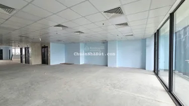 Cho thuê văn phòng 200m² tại mặt tiền Bến Vân Đồn, Quận 4, LH: 0938 202 ***