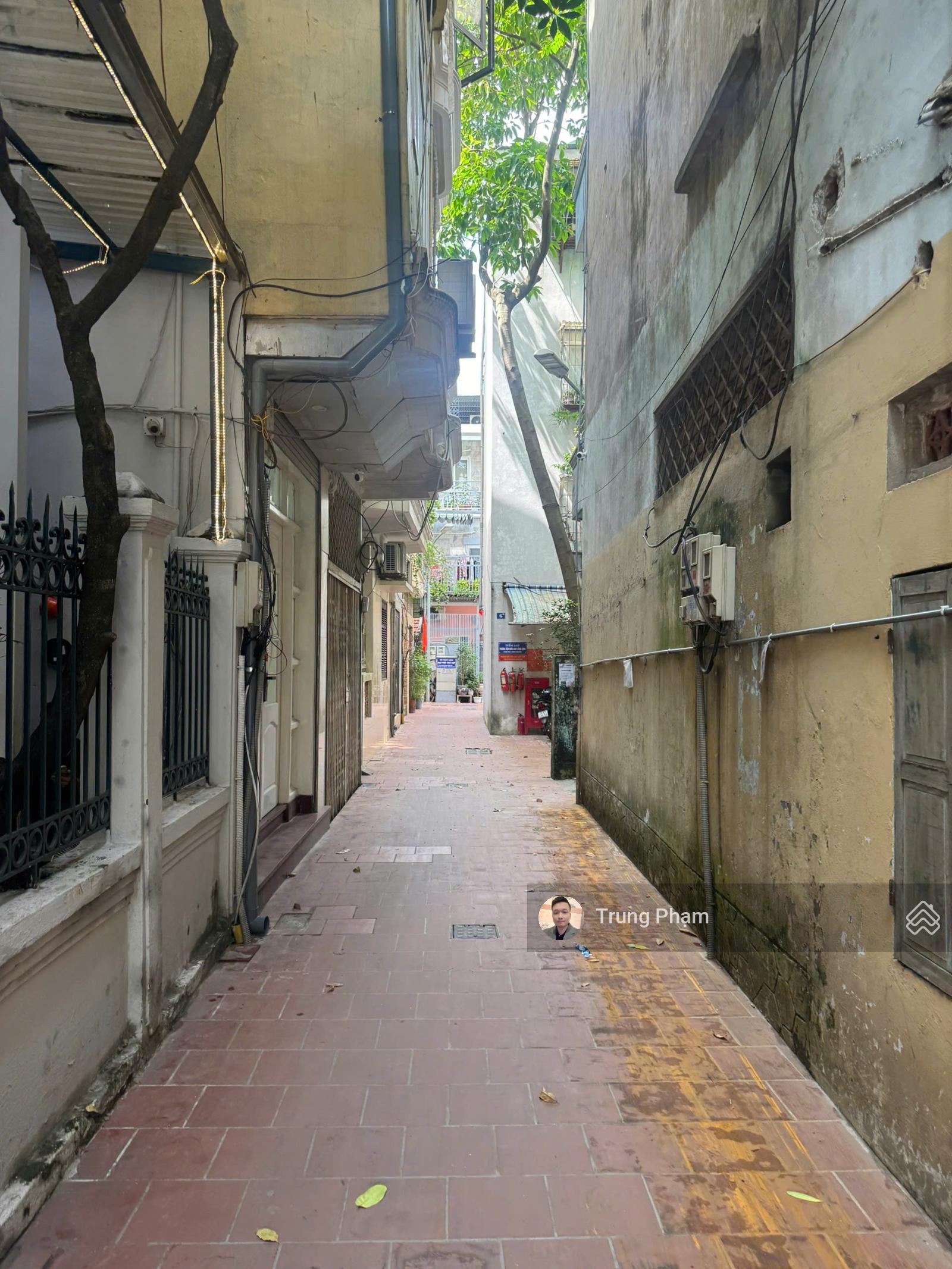 Chính chủ bán gấp nhà Lý Nam Đế, Cửa Đông. DT 55m2 hướng Đông Nam thoáng mát. Giá 19 tỷ