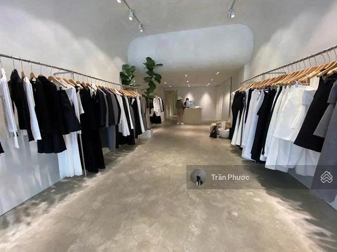 Nhà MT 57 Nguyễn Trãi Quận 1 DT: 4x22m 1 trệt 1 lầu sân thượng, trống suốt