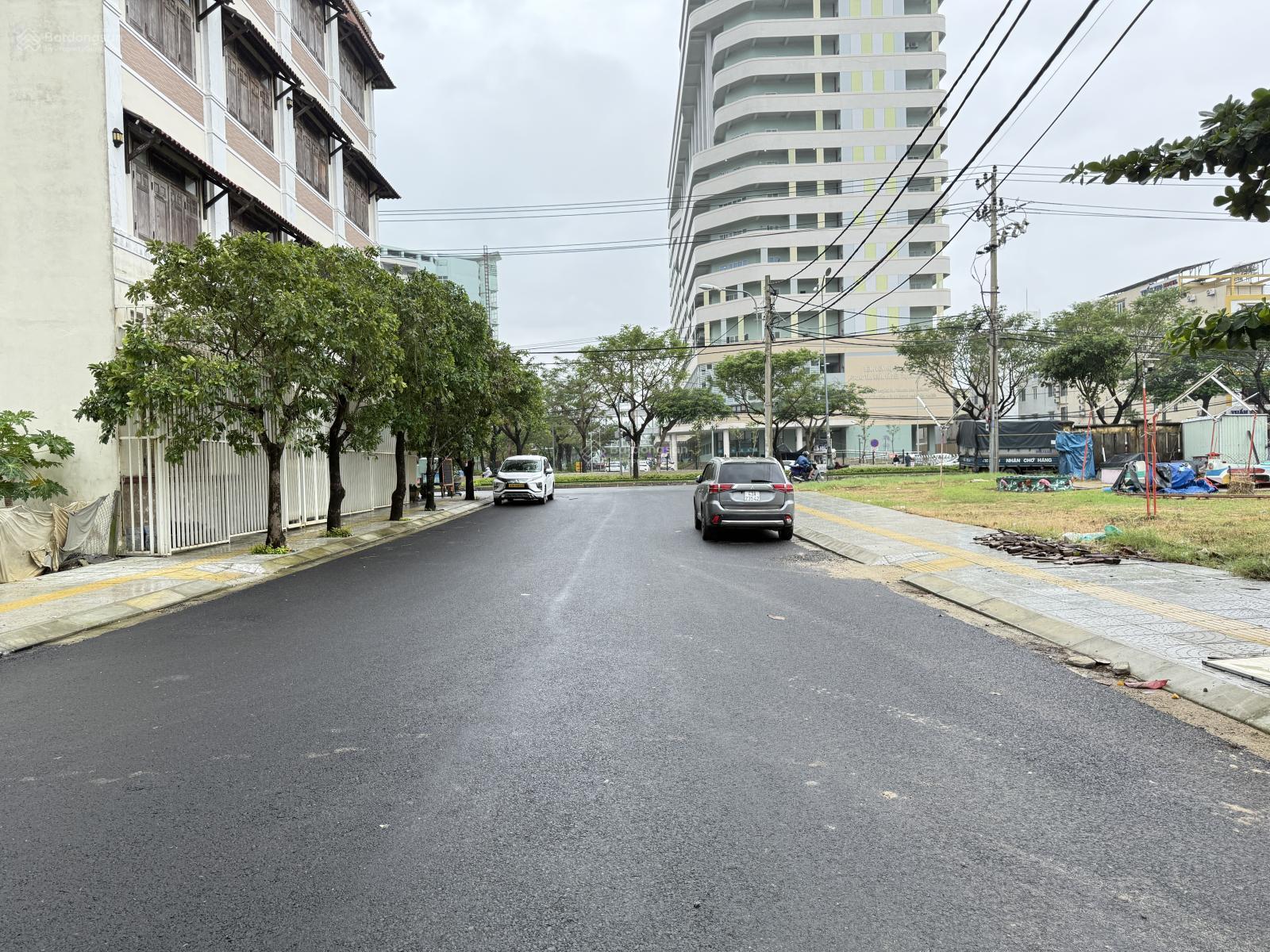 Bán lô đất kẹp cống đường Đa Mặn Đông 3 sát Lê Văn Hiến, bệnh viện 600 giường, quận Ngũ Hành Sơn