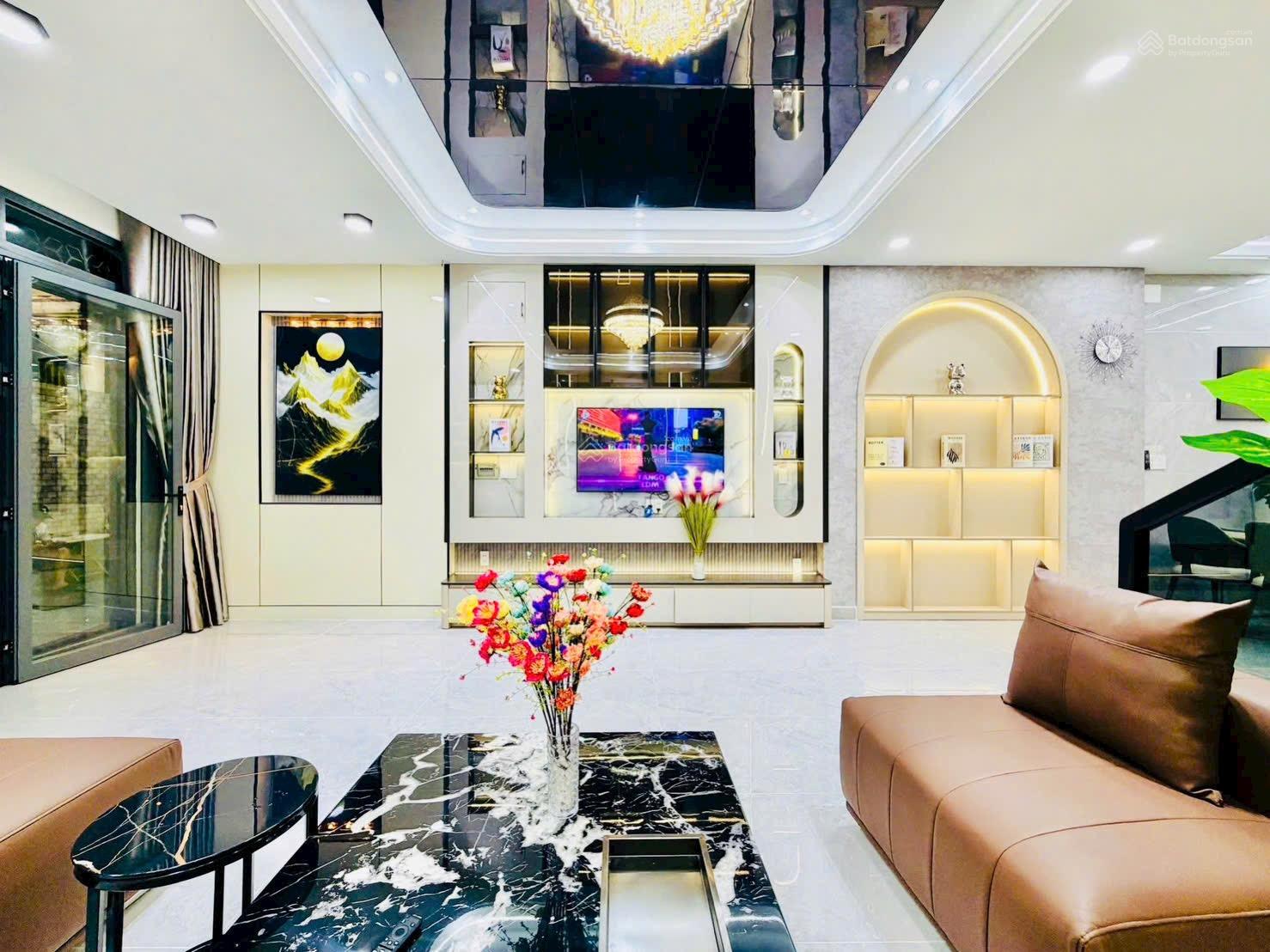 Nhà 3 tầng khu phân lô, ngay Vạn Phúc, Qlo 13, Đại học Luật DT 90m giá 7.050, SHR, vuông A4.